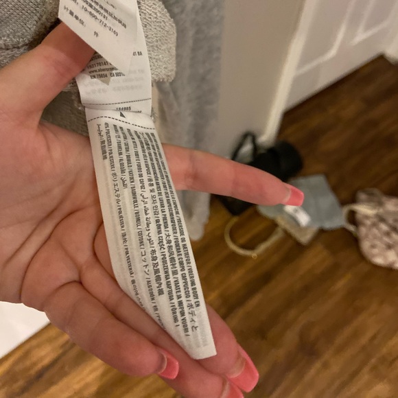 Abercrombie and Fitch Cropped Sweater - Picture 4 of 4